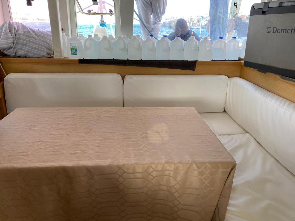 Pig Beach 6 Hours Tour On Cat Phoenix 777 No Sleep On The Boat Botel *
