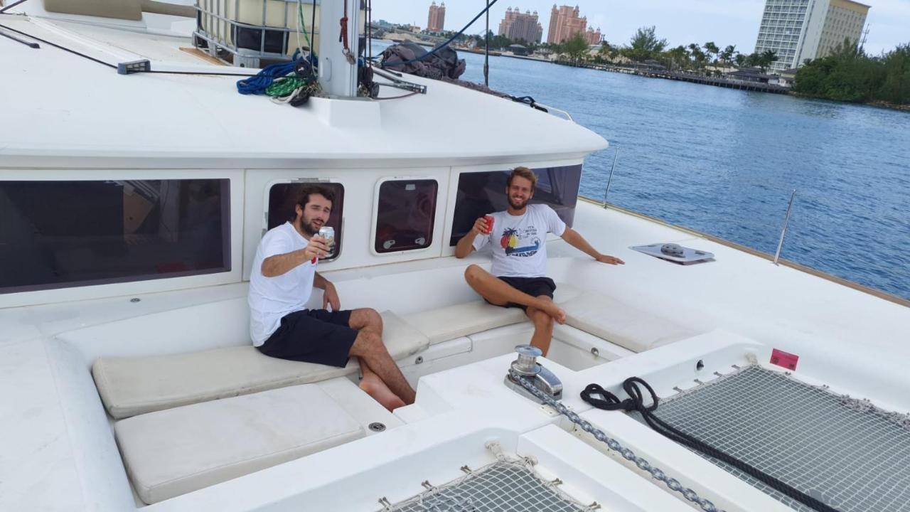 Botel Pig Beach 6 Hours Tour On Cat Phoenix 777 No Sleep On The Boat Nassau